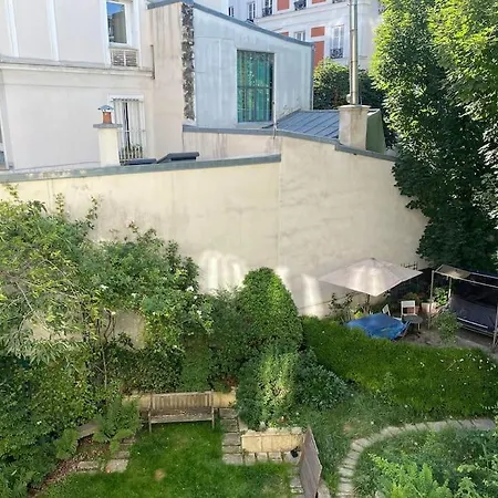 A Unique Parisian Gem Parigi